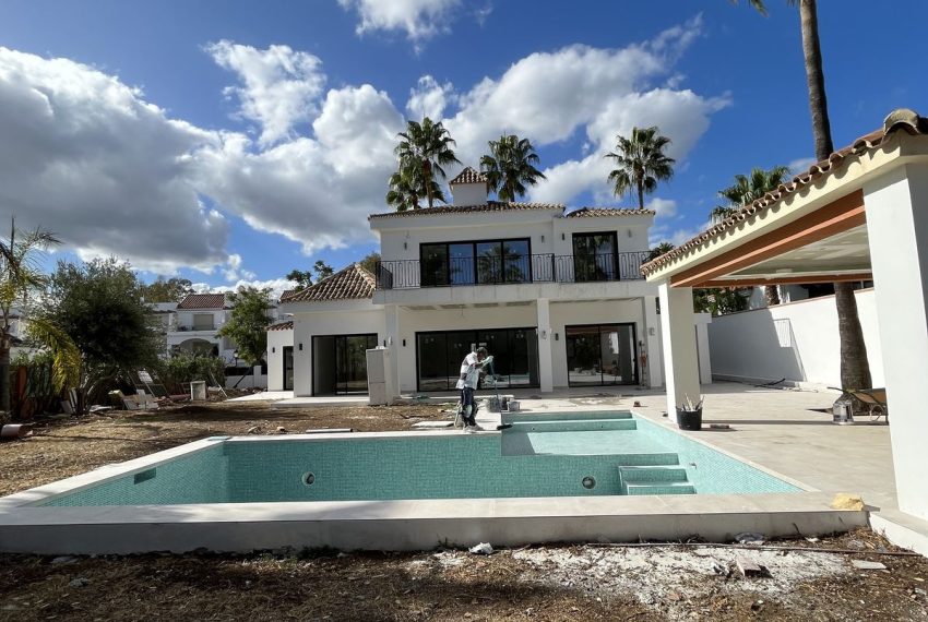 R4440097-Villa-For-Sale-Marbella-Detached-5-Beds-270-Built-1