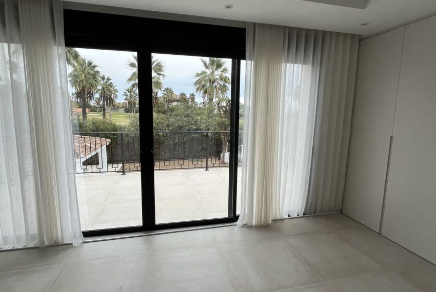 R4440097-Villa-For-Sale-Marbella-Detached-5-Beds-270-Built-5