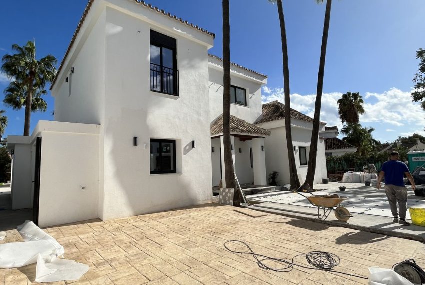 R4440097-Villa-For-Sale-Marbella-Detached-5-Beds-270-Built