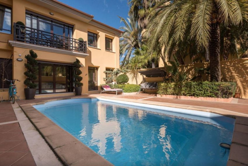 R4567111-Villa-For-Sale-Puerto-Banus-Detached-3-Beds-340-Built-1