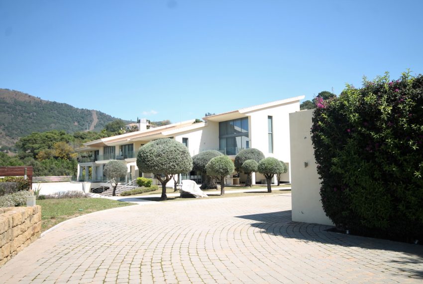 R4034905-Villa-For-Sale-La-Zagaleta-Detached-9-Beds-1306-Built-1