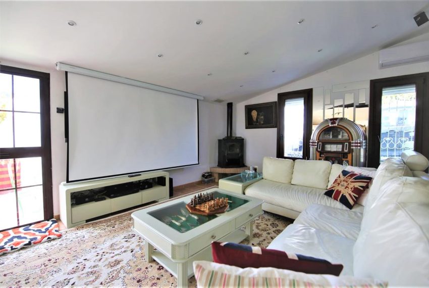 R4332064-Villa-For-Sale-Estepona-Detached-3-Beds-400-Built-15