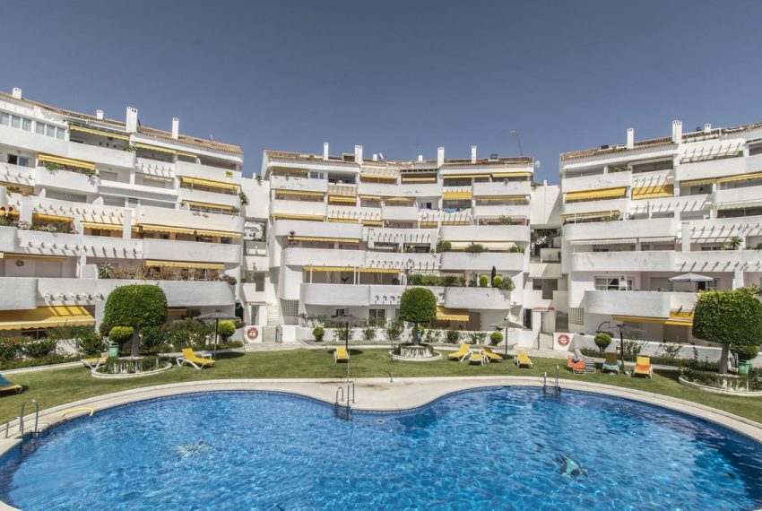 R4399264-Apartment-For-Sale-Nueva-Andalucia-Middle-Floor-2-Beds-96-Built