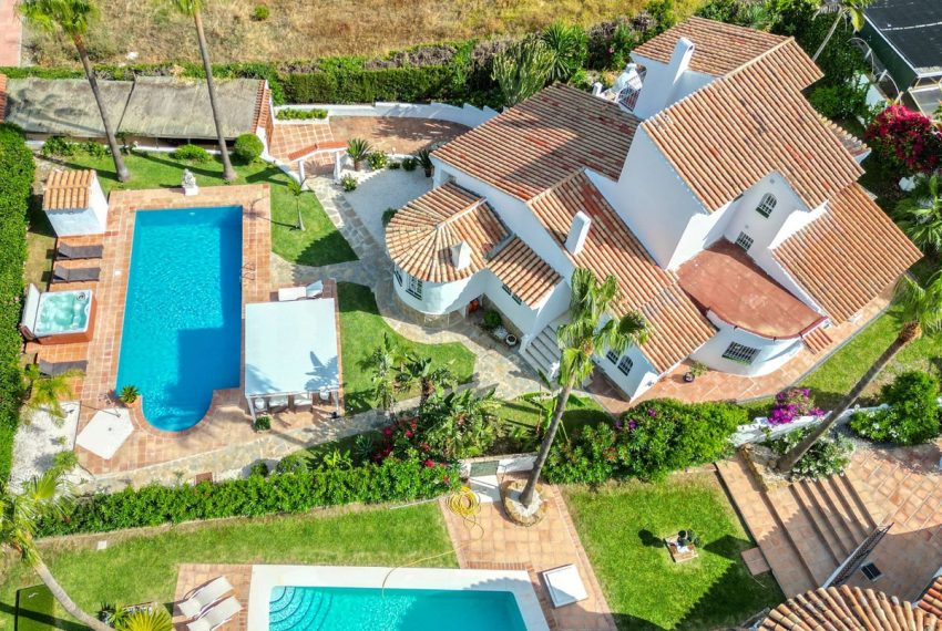 R4404172-Villa-For-Sale-Estepona-Detached-4-Beds-272-Built-3