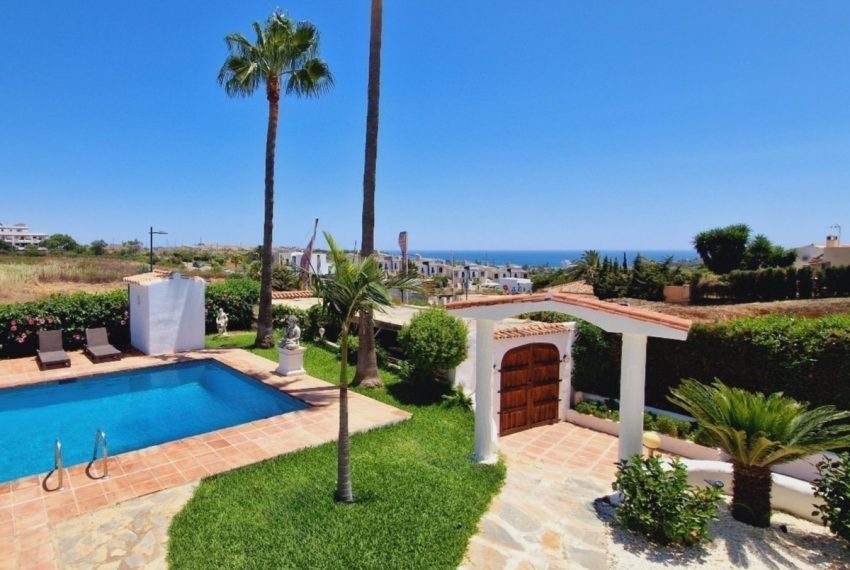 R4404172-Villa-For-Sale-Estepona-Detached-4-Beds-272-Built-5