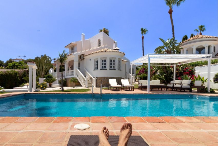 R4404172-Villa-For-Sale-Estepona-Detached-4-Beds-272-Built-8