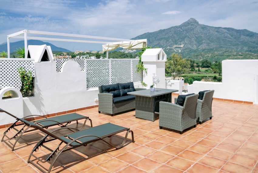 R4422025-Townhouse-For-Sale-Nueva-Andalucia-Terraced-4-Beds-154-Built-2
