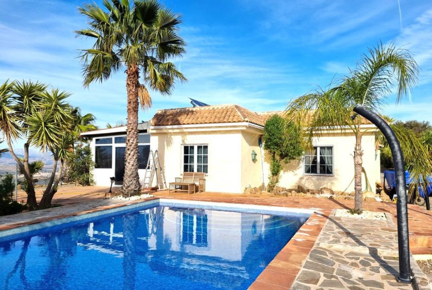 R4637056-Villa-For-Sale-Coin-Finca-4-Beds-299-Built-1