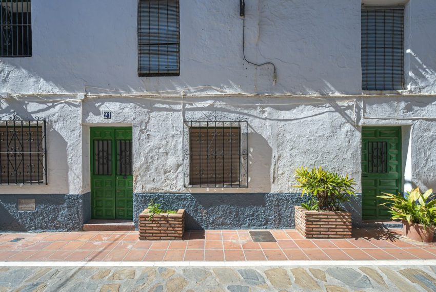 R4700482-Townhouse-For-Sale-Marbella-Terraced-6-Beds-285-Built-1