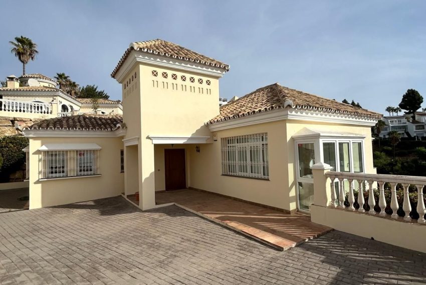 R4725148-Villa-For-Sale-Calahonda-Detached-3-Beds-279-Built