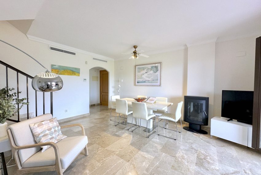 R4730269-Apartment-For-Sale-Estepona-Penthouse-3-Beds-111-Built-2