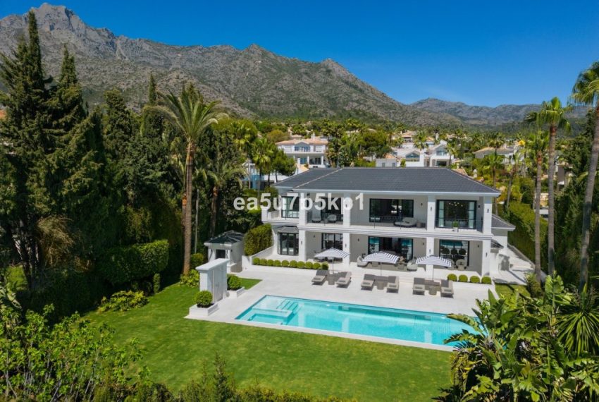 R4732333-Villa-For-Sale-Marbella-Detached-6-Beds-910-Built