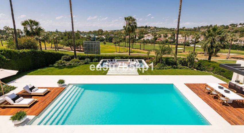 R4732339-Villa-For-Sale-Nueva-Andalucia-Detached-7-Beds-840-Built-7