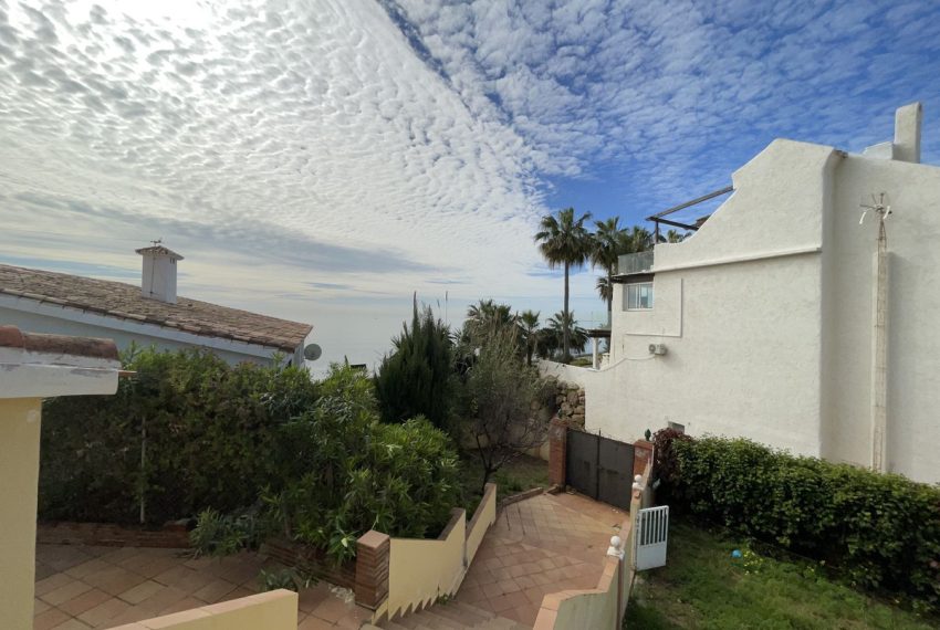 R3895516-Villa-For-Sale-Estepona-Detached-6-Beds-300-Built-15