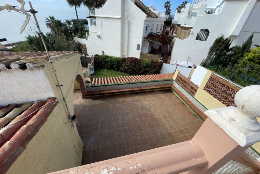 R3895516-Villa-For-Sale-Estepona-Detached-6-Beds-300-Built-17