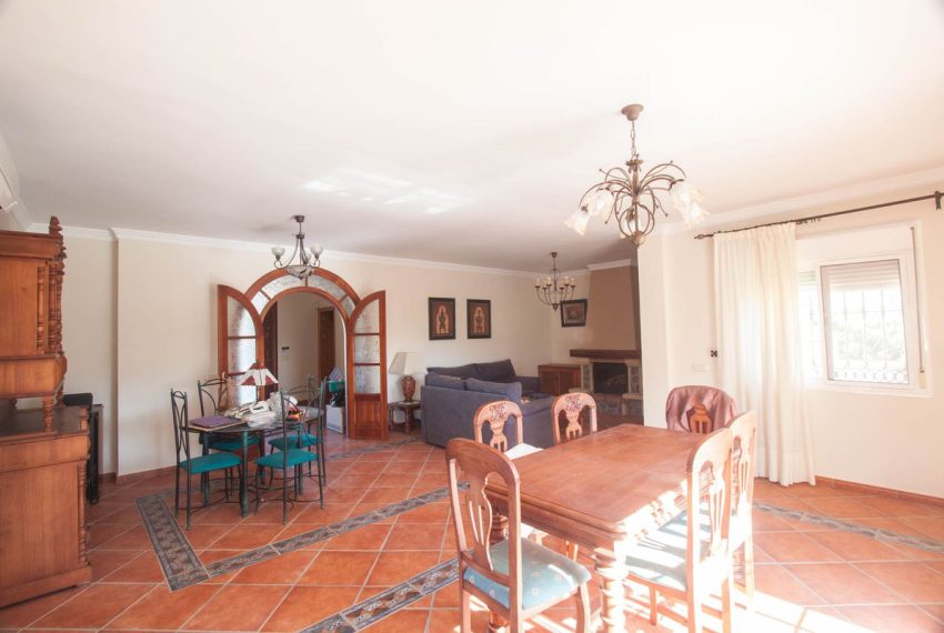 R4227361-Villa-For-Sale-Estepona-Finca-3-Beds-260-Built-3