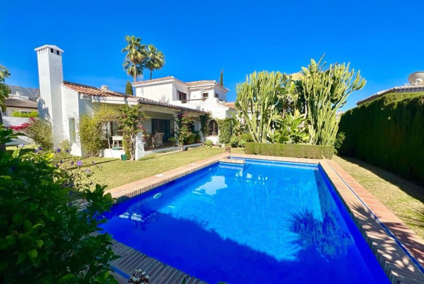 R4295983-Villa-For-Sale-Mijas-Golf-Detached-4-Beds-376-Built