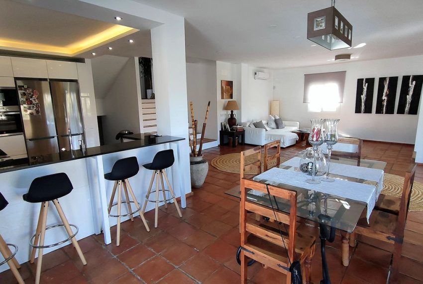 R4409233-Villa-For-Sale-Estepona-Detached-5-Beds-415-Built-3