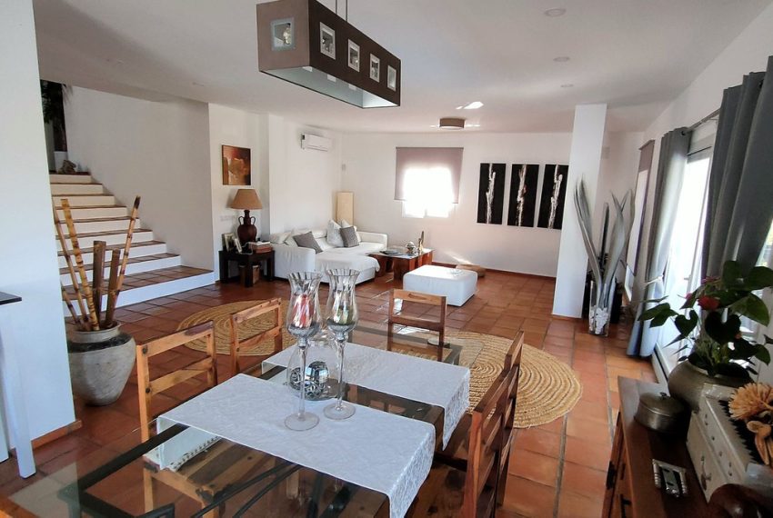 R4409233-Villa-For-Sale-Estepona-Detached-5-Beds-415-Built-8