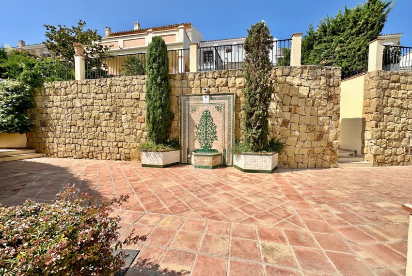 R4429861-Villa-For-Sale-The-Golden-Mile-Semi-Detached-10-Beds-280-Built-18