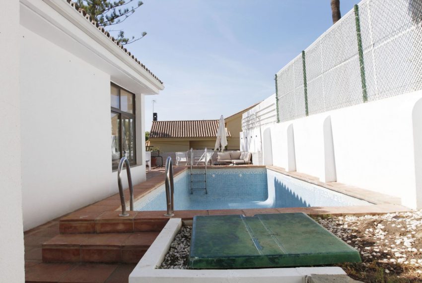 R4445671-Villa-For-Sale-Estepona-Detached-6-Beds-318-Built-7