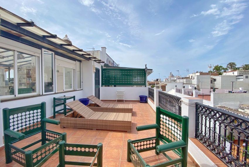 R4453009-Townhouse-For-Sale-Marbella-Terraced-7-Beds-174-Built-1