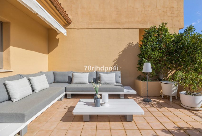 R4572052-Apartment-For-Sale-Estepona-Penthouse-3-Beds-135-Built-7