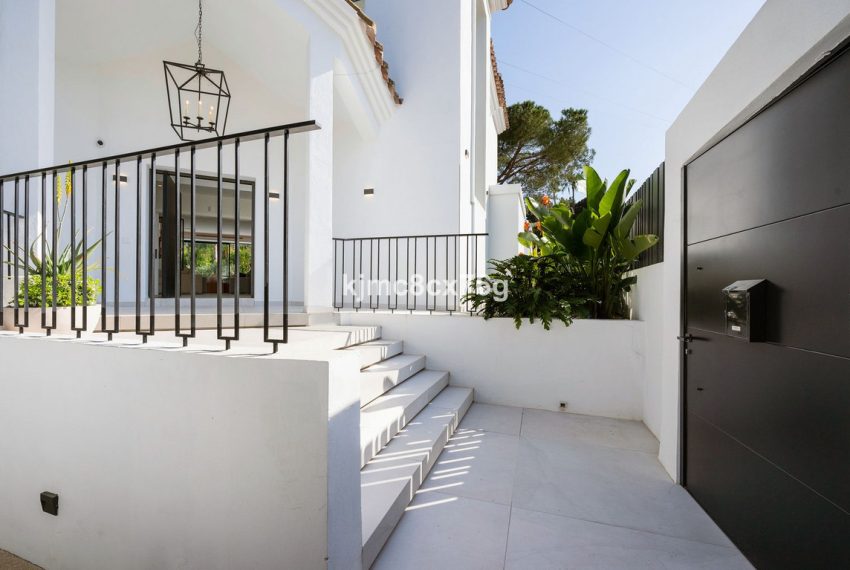 R4589365-Villa-For-Sale-Nueva-Andalucia-Detached-6-Beds-567-Built-19