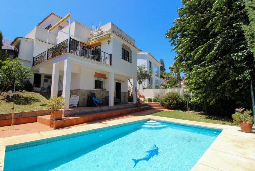 R4775926-Villa-For-Sale-Nueva-Andalucia-Detached-4-Beds-173-Built