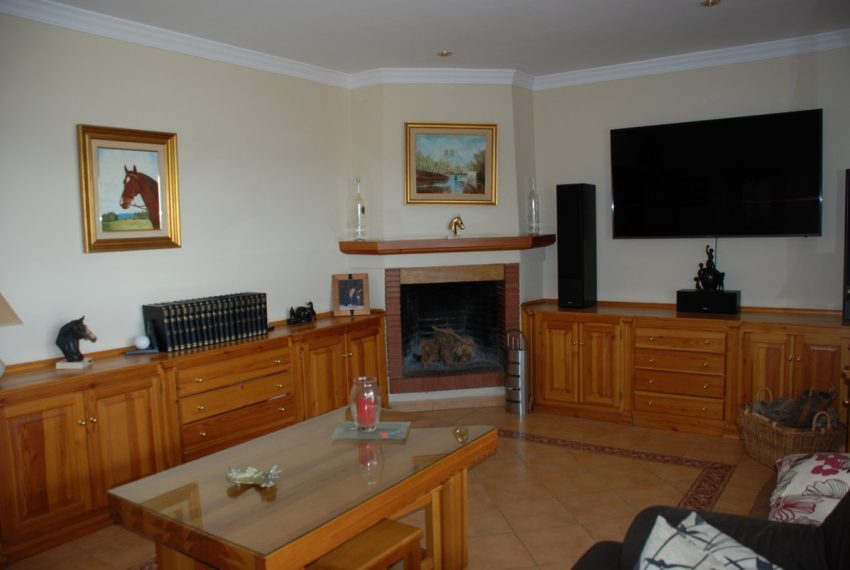 R2598008-Villa-For-Sale-Estepona-Detached-4-Beds-200-Built-17