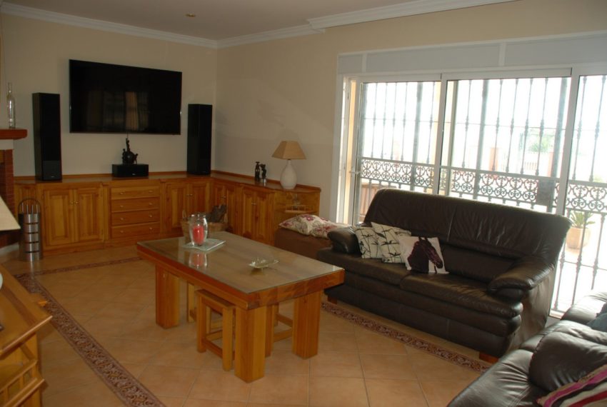 R2598008-Villa-For-Sale-Estepona-Detached-4-Beds-200-Built-18