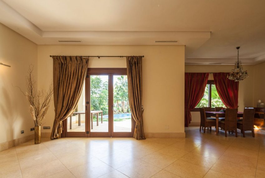 R2927477-Villa-For-Sale-The-Golden-Mile-Detached-4-Beds-282-Built-6