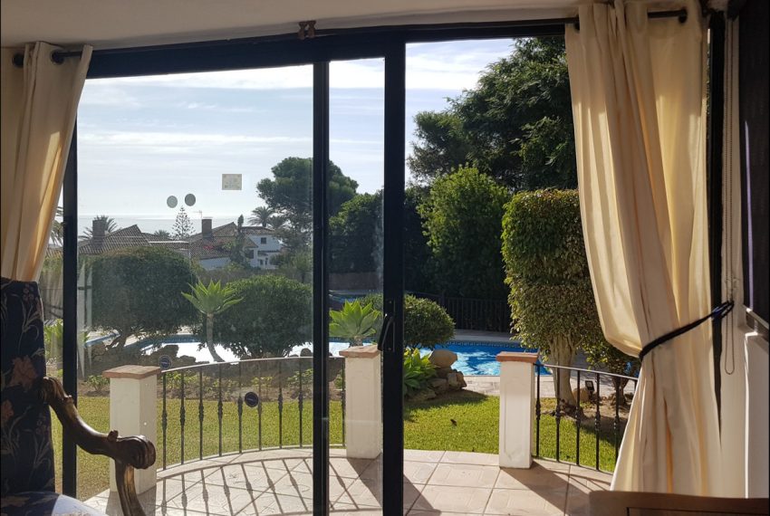 R3530680-Villa-For-Sale-Estepona-Detached-5-Beds-300-Built-3