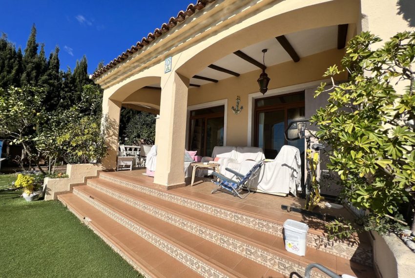 R4225318-Villa-For-Sale-Marbella-Detached-5-Beds-320-Built-5