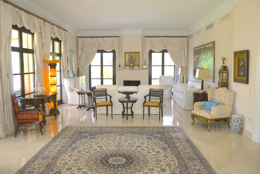 R4227610-Villa-For-Sale-Rio-Real-Detached-4-Beds-492-Built-11