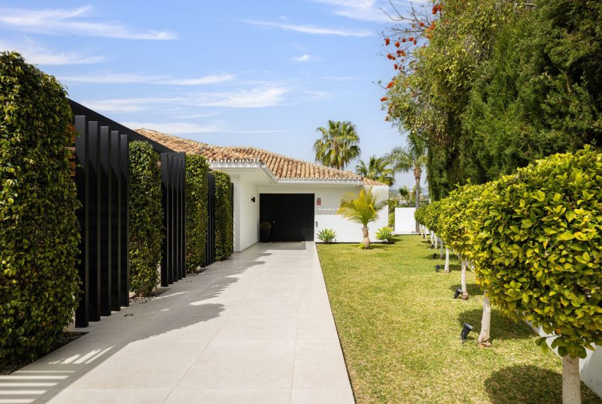 R4407823-Villa-For-Sale-Nueva-Andalucia-Detached-5-Beds-486-Built-14