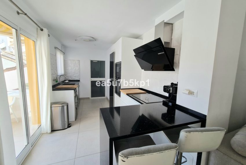 R4452658-Apartment-For-Sale-Nueva-Andalucia-Middle-Floor-3-Beds-66-Built-3