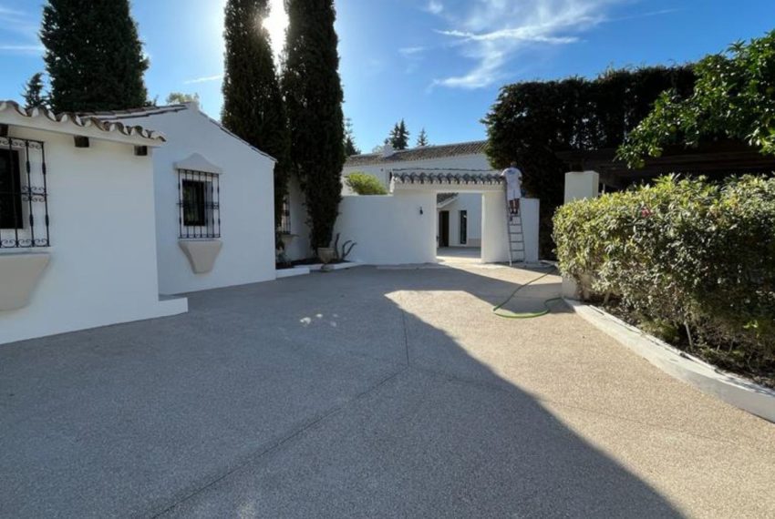 R4676050-Villa-For-Sale-Benahavis-Detached-5-Beds-300-Built-1