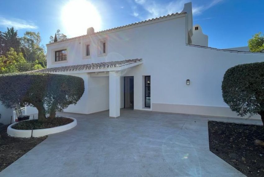 R4676050-Villa-For-Sale-Benahavis-Detached-5-Beds-300-Built