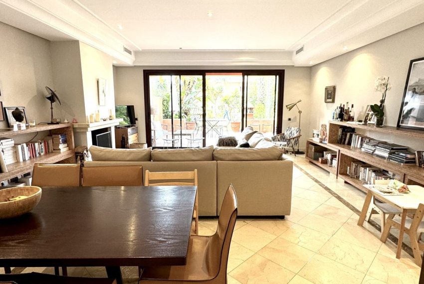 R4686997-Townhouse-For-Sale-The-Golden-Mile-Terraced-3-Beds-323-Built-4