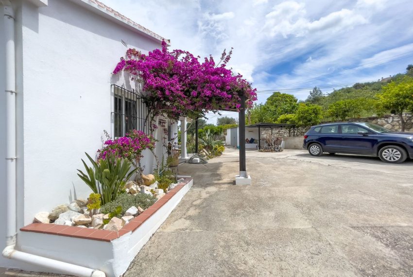 R4716529-Villa-For-Sale-Coin-Finca-2-Beds-99-Built-2