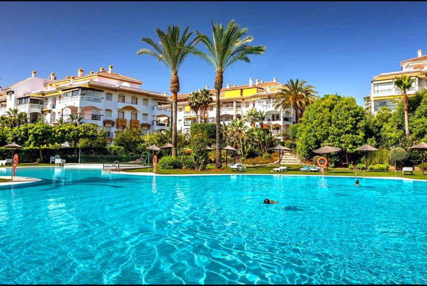 R4779850-Apartment-For-Sale-Nueva-Andalucia-Penthouse-3-Beds-100-Built