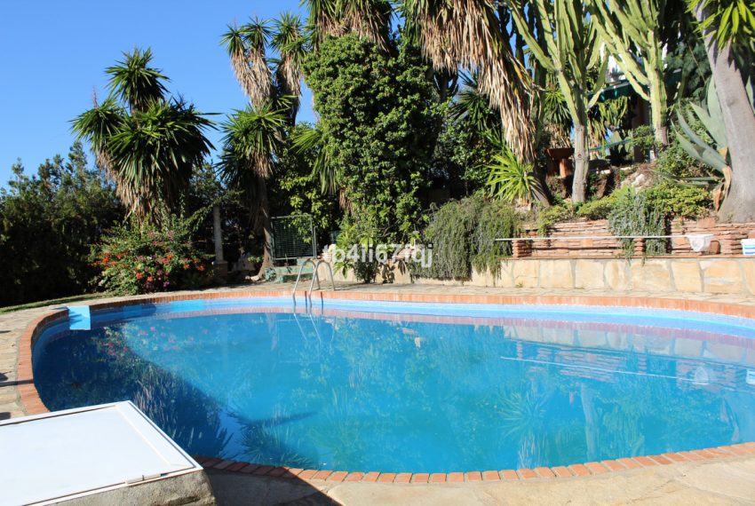 R3670745-Villa-For-Sale-Atalaya-Detached-7-Beds-920-Built