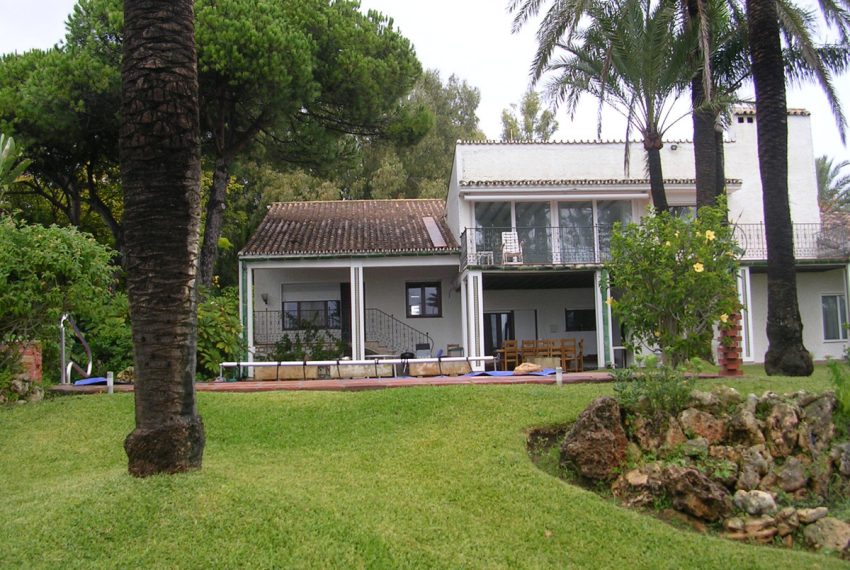 R3855409-Villa-For-Sale-Los-Monteros-Detached-5-Beds-420-Built-13