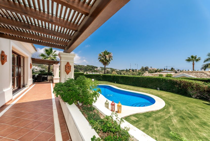 R3898555-Villa-For-Sale-Nueva-Andalucia-Detached-7-Beds-946-Built-15