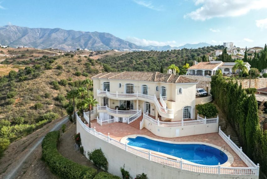 R4002268-Villa-For-Sale-Mijas-Golf-Detached-5-Beds-480-Built