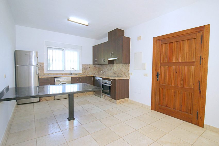 R4034146-Villa-For-Sale-Coin-Detached-2-Beds-205-Built-15