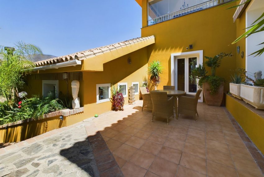 R4051390-Villa-For-Sale-Estepona-Detached-4-Beds-465-Built-8