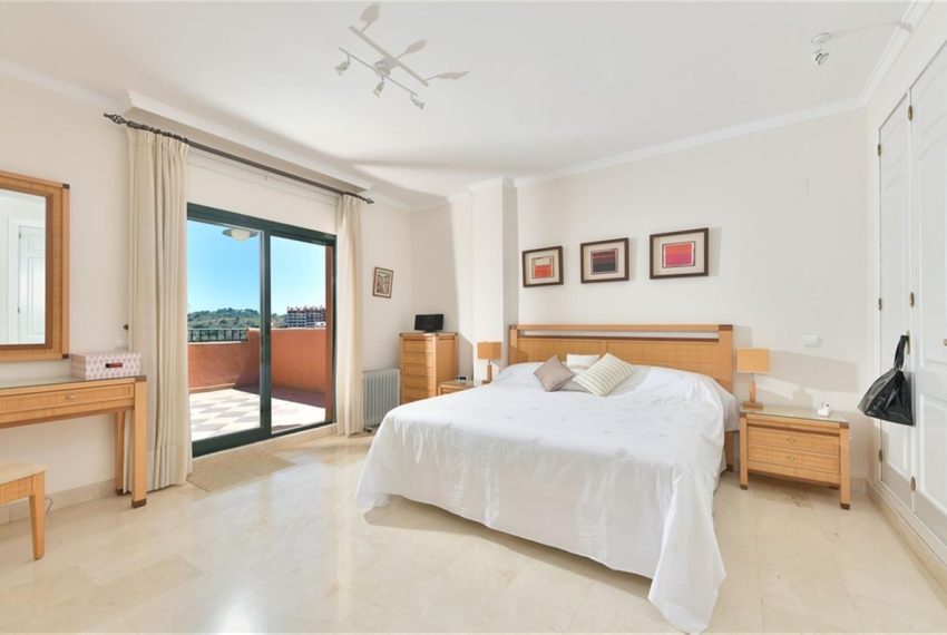 R4053967-Apartment-For-Sale-Elviria-Penthouse-2-Beds-111-Built-4