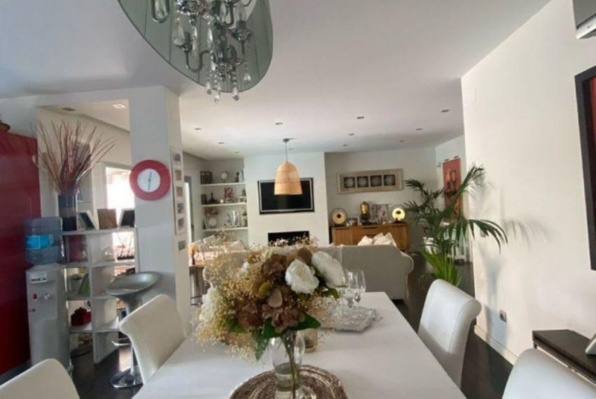 R4069894-Villa-For-Sale-Marbella-Detached-4-Beds-360-Built-1